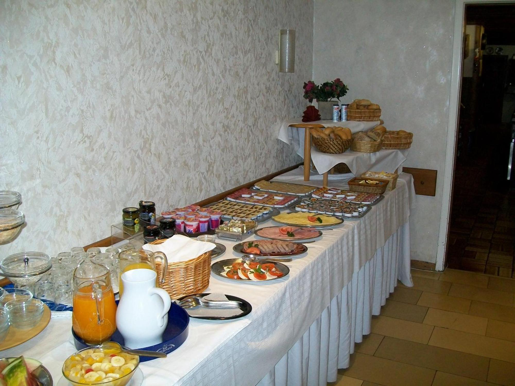 Gasthof Rhoenperle Kothen  Kültér fotó