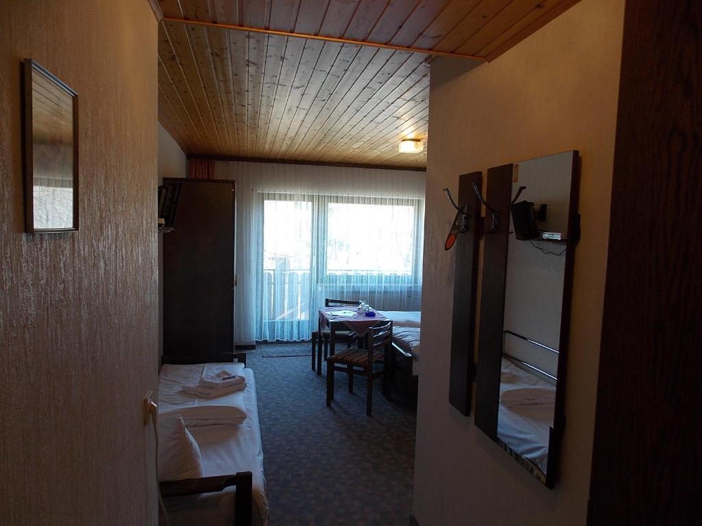Gasthof Rhoenperle Kothen  Szoba fotó